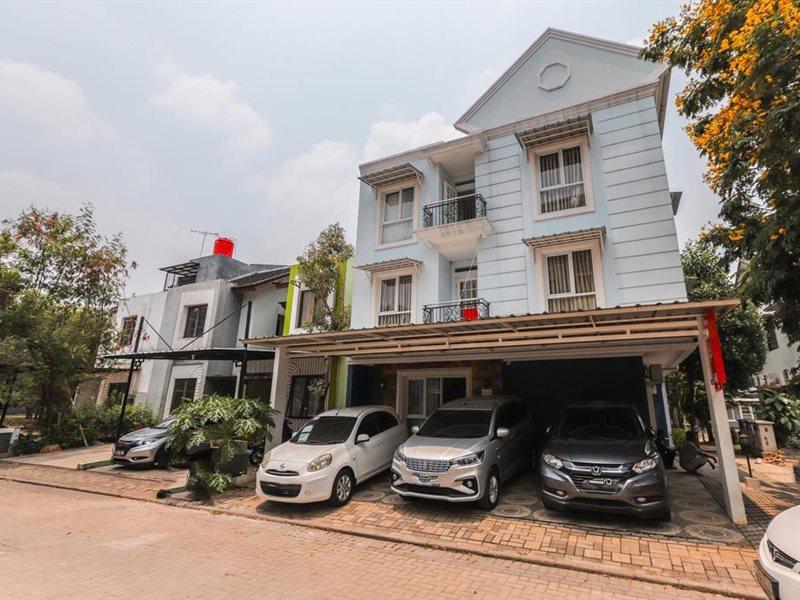 Oyo 1551 Studento Guest House Tangerang Exterior photo